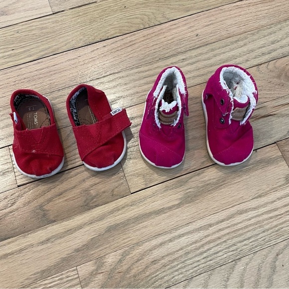 Toms 2 Pairs Baby Shoes- Botas Wool & Canvas - Picture 2 of 8